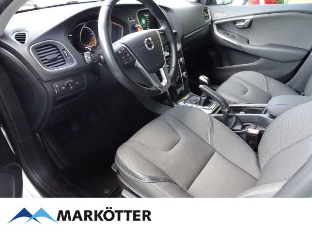 Volvo  Cross Country D2 Momentum/NAVI/PDC/CAM/SHZ